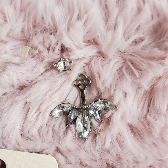 🍍Clear Gem Earrings - Picture 2 of 3